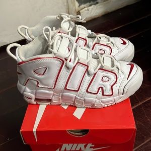 Nike air uptempo they are in a mens 5.5 which is a womens 7